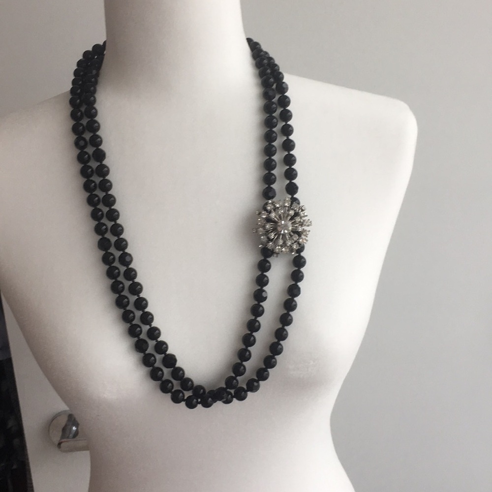 Black beaded necklace with removable broach